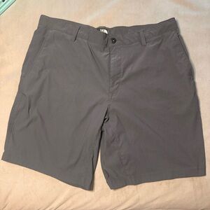 The North Face Men's Size 38 Charcoal Gray Flat Front Hiking Shorts
